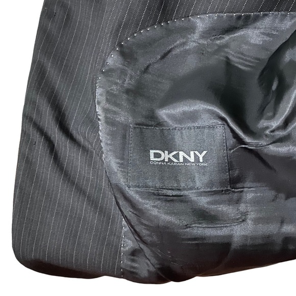 DKNY Black & Cream Pinstriped Worsted Wool 2-Button Suit Jacket Sports Coat 46R - Picture 8 of 11